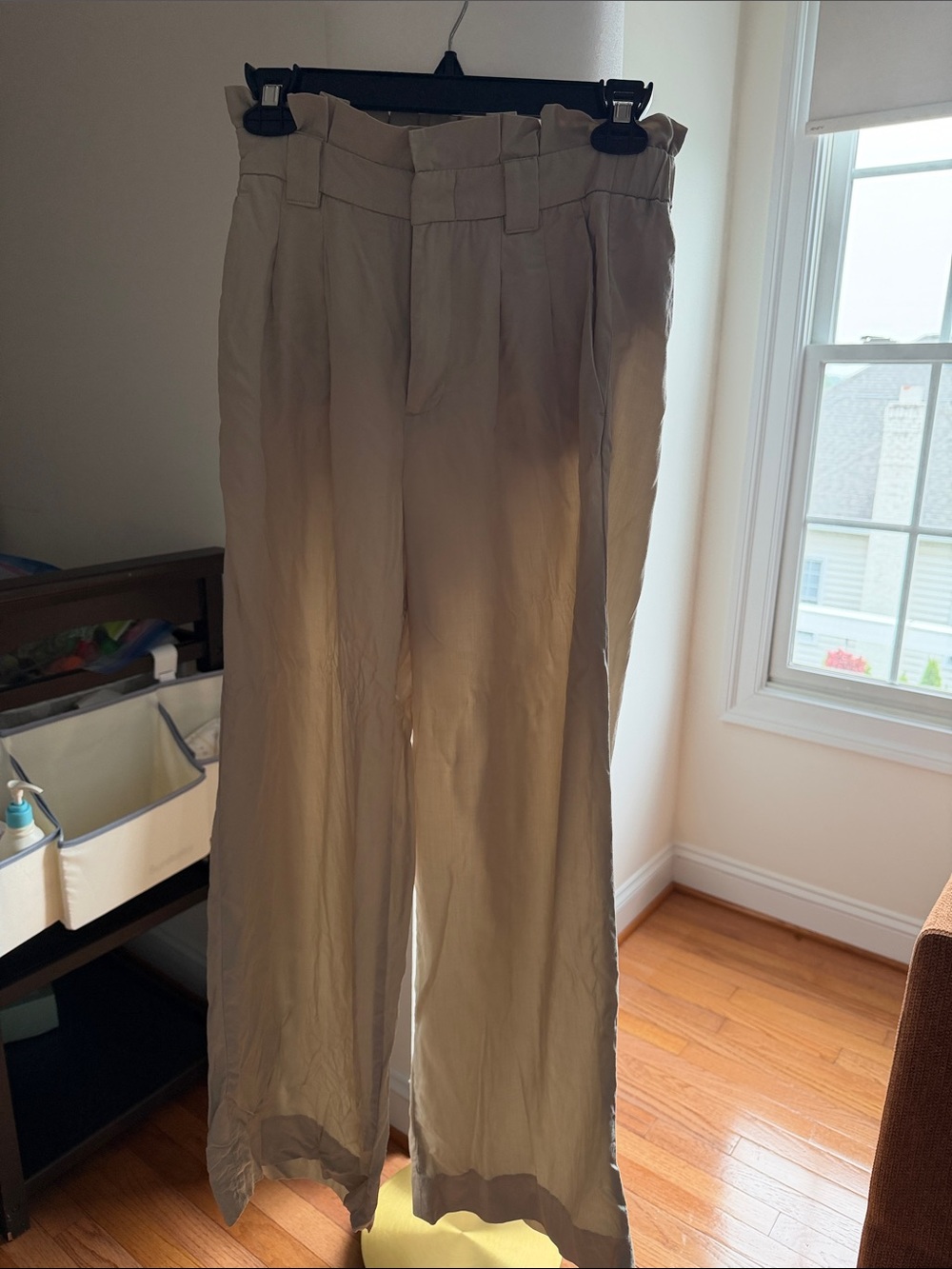Women’s High-Waist Wide-Leg Chinos in Light Beige